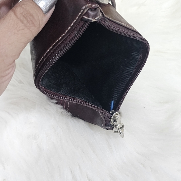 Coach wristlet leather wine color - Picture 4 of 9